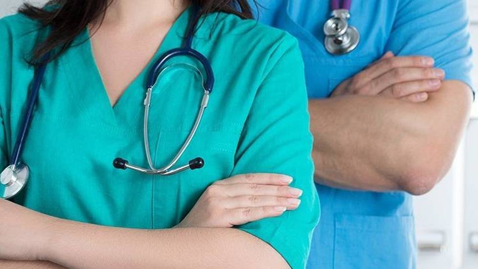 Travel Nursing vs. Staff Nursing - 10 Major Differences