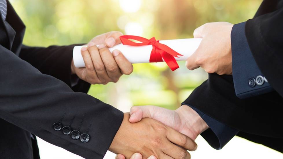 What is an Associate Degree in Healthcare Administration?