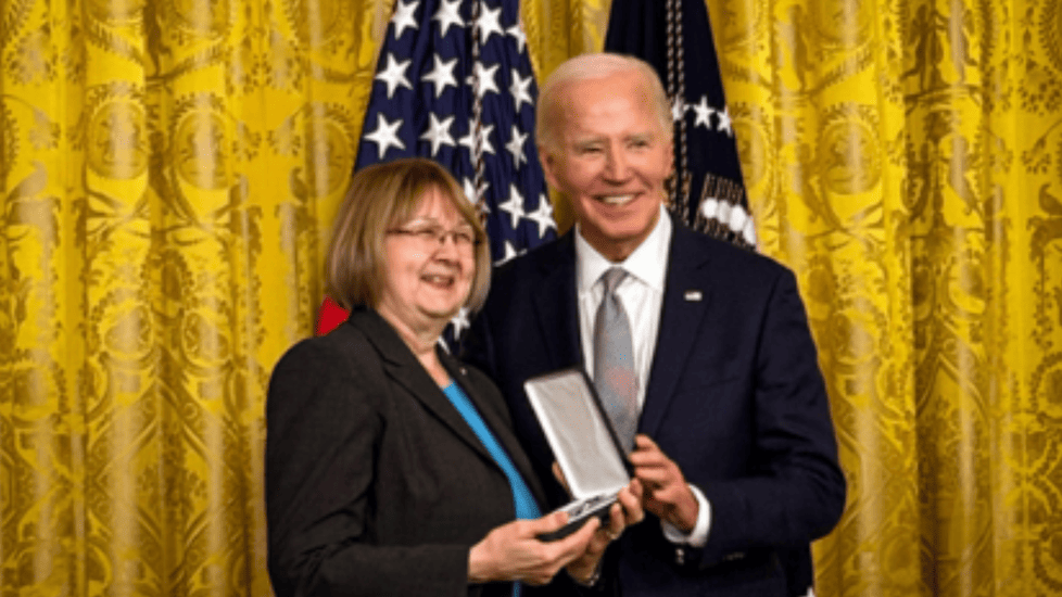 Nurse Honored with Presidential Citizens Medal For Vietnam Women's Memorial