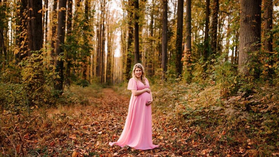 I'm a Nurse and I Gave Birth During The Omicron Surge - Here's My Story