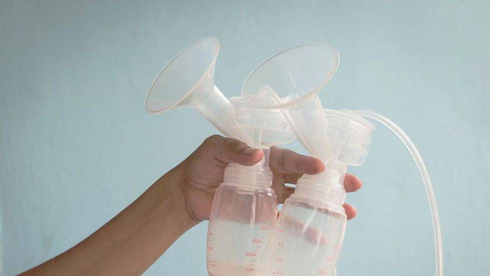 Breastfeeding For Working Nurse Moms Is Hard When Hospitals Aren't Supportive