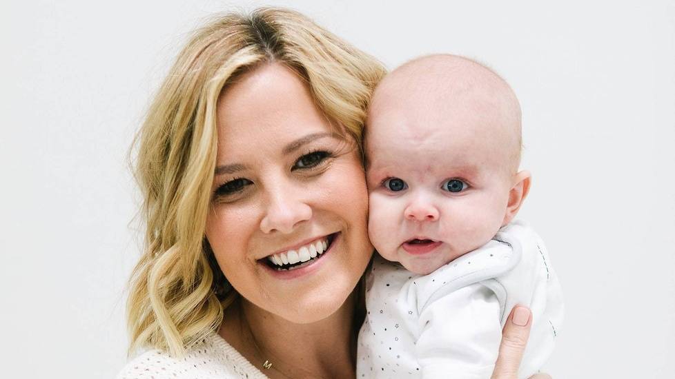 Baby Nurse's Online Class Goes Viral - 7 Infant Sleep Hacks That Really Work