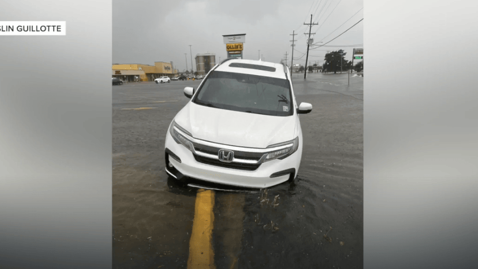 Nurse Rescues 12 Drivers from Flash Flood in Louisiana, Still Wearing Scrubs!