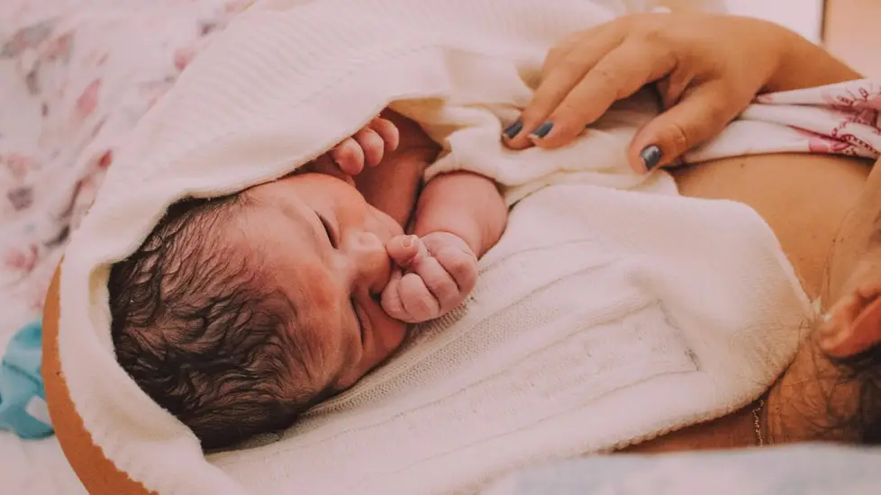 New Law Expands Nurse Midwife Roles in Virginia to Tackle Maternity Care Gaps